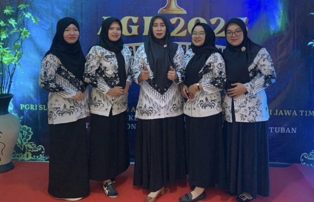 Pelatih Pramuka Surabaya Raih Juara 3 Anugerah Guru Prima Jatim 2025, Wujud Dedikasi dan Inovasi dalam Dunia Pendidikan 28 warta 3
