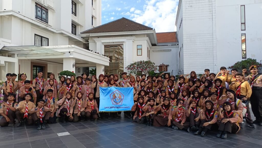 81 Anggota Baru Menapak Jejak Sejarah Kota Pahlawan, Diklat SWBB Surabaya Gelar Walking Tour Situs Bersejarah swbb